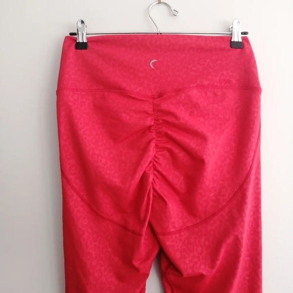 Zyia Red Leopard Scrunchy What Light n Tight Hi-Rise 24" Leggings Cross Waist 12 - Picture 7 of 16